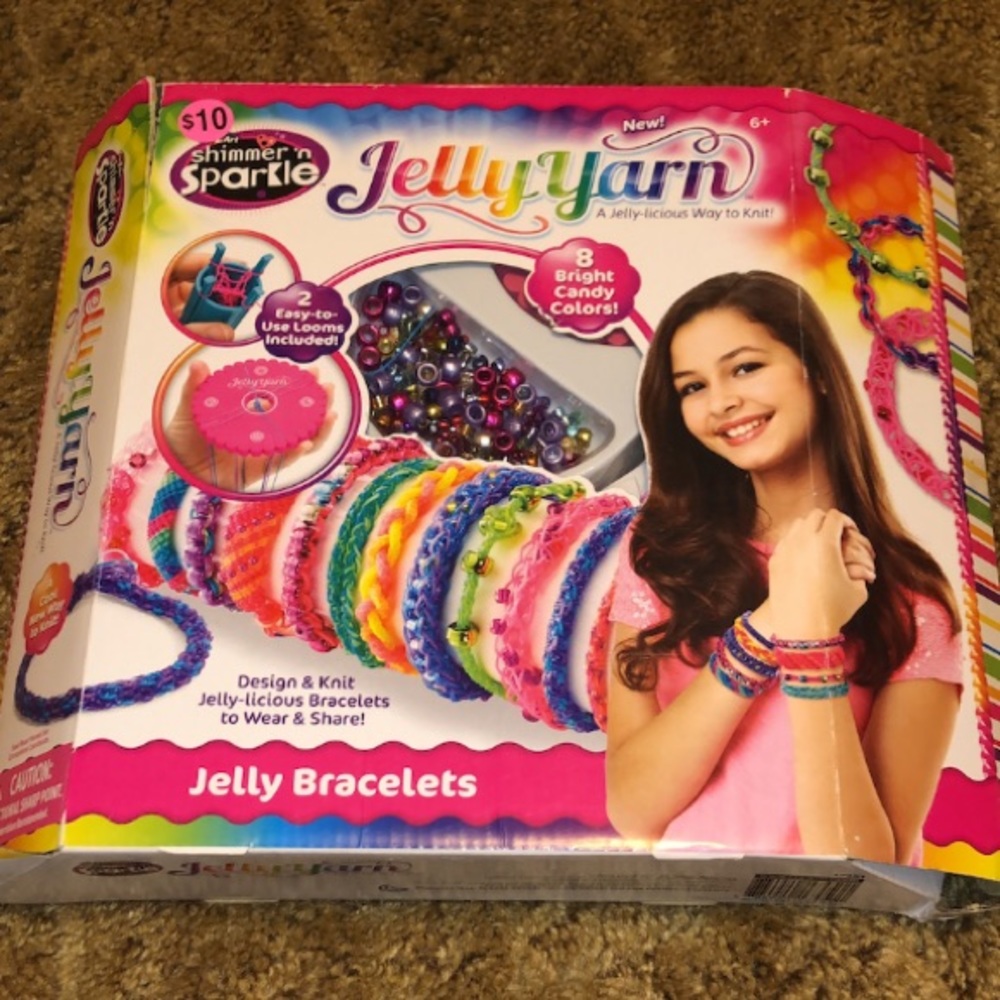 Jewelry and makeup set